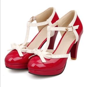 VGUC | Vintage-style t-strap heels 👠